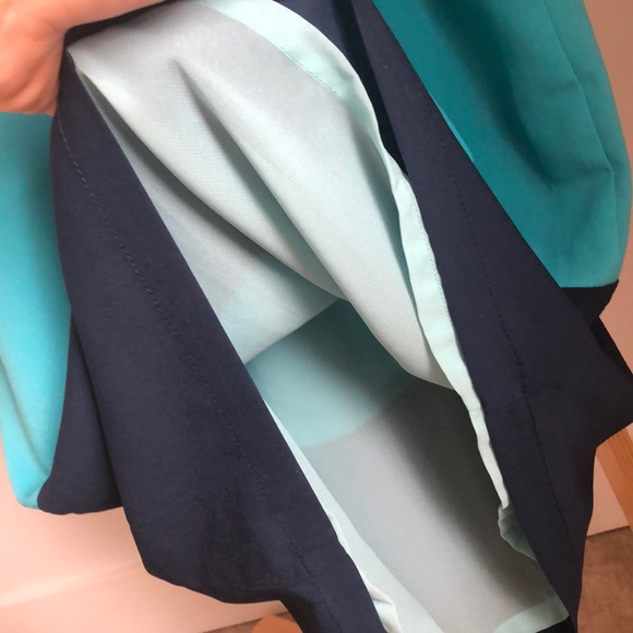 Colour Block Dress with Keyhole Neck - Picture 10 of 11